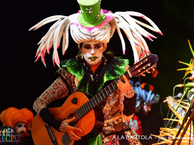 desfile 159